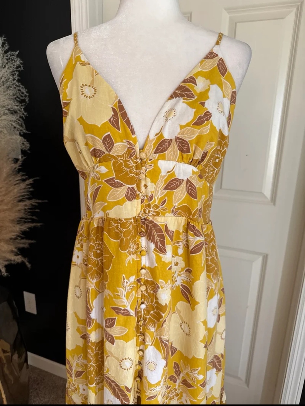 Abercrombie & Fitch Button-Through Yellow Floral Maxi Dress Size Large - Picture 8 of 12